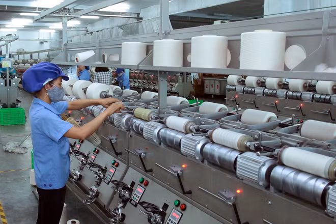 Sản xuất các sản phẩm dệt nhuộm tại Công ty TNHH Dệt nhuộm Jasan Việt Nam (vốn đầu tư Trung Quốc) tại Khu công nghiệp Phố Nối B, tỉnh Hưng Yên. (Ảnh: Đăng Duy)