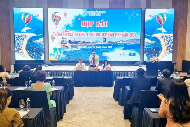 Sở Du lịch phối hợp Sở Thông tin và Truyền thông Bình Định tổ chức họp báo thông tin về các sự kiện trong chuỗi Lễ hội Du lịch Bình Định năm 2023.