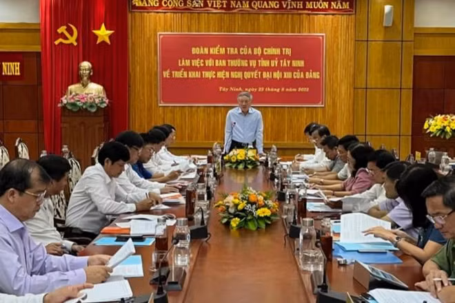 Đoàn kiểm tra của Bộ Chính trị làm việc với Ban Thường vụ Tỉnh ủy Tây Ninh.