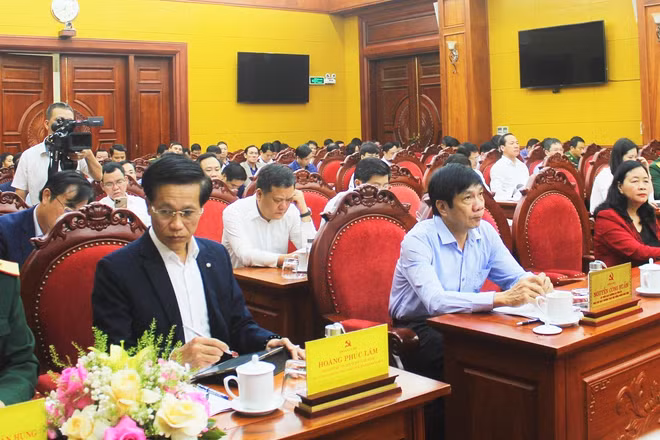 Các đại biểu dự Hội nghị.