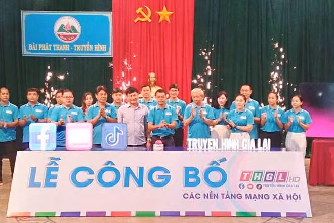 Công bố sản xuất nội dung trên các nền tảng mạng xã hội.
