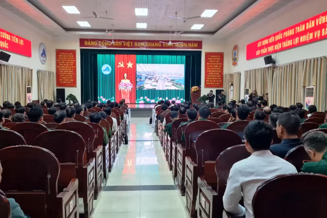Hội nghị Tổng kết 10 năm thực hiện Nghị quyết Trung ương 8 khóa XI về Chiến lược bảo vệ Tổ quốc trong tình hình mới.