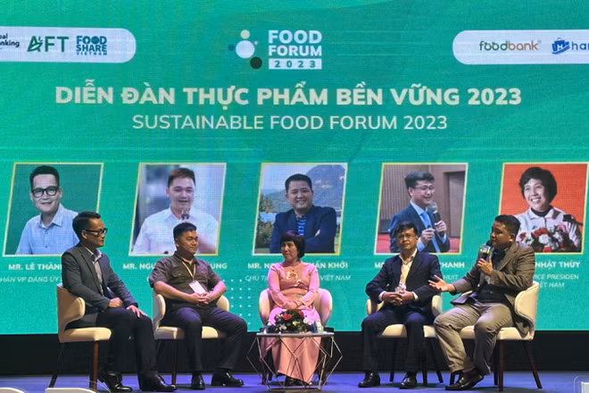 Các đại biểu thảo luận tại Diễn đàn.