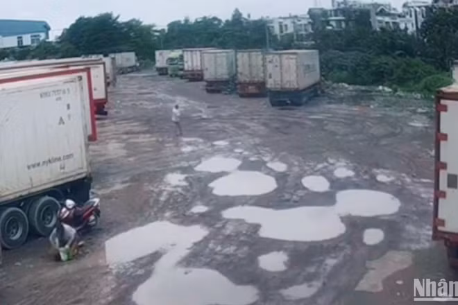 Hình ảnh vụ án mạng do Nguyễn Thị Ngọc Dung gây ra được camera ghi lại. (Ảnh cắt từ clip)