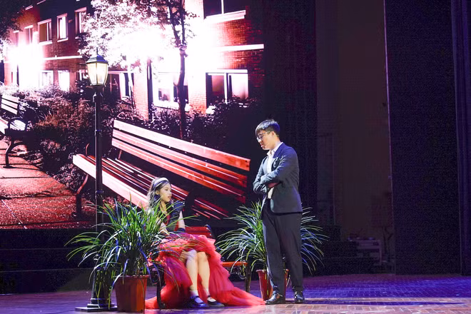 Học sinh chuyên Anh trình diễn nhạc kịch với những thông điệp thú vị về cuộc sống