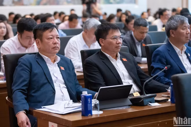 Các đại biểu dự phiên họp chiều 26/3. (Ảnh: DUY LINH)