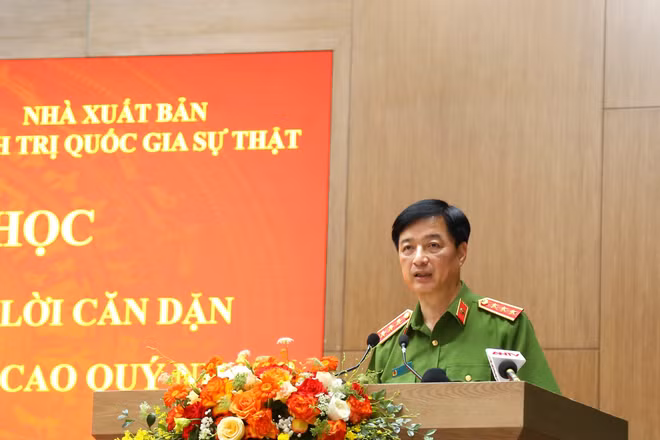 Công an nhân dân khắc ghi lời căn dặn “Danh dự là điều thiêng liêng, cao quý nhất”