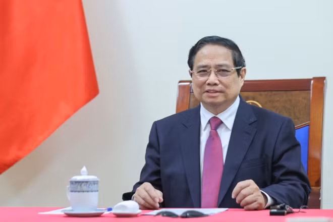 Thủ tướng Chính phủ tại cuộc điện đàm (Ảnh: TRẦN HẢI). 