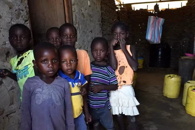 Các em nhỏ tại Kilifi County, Kenya. (Ảnh: THX/TTXVN)
