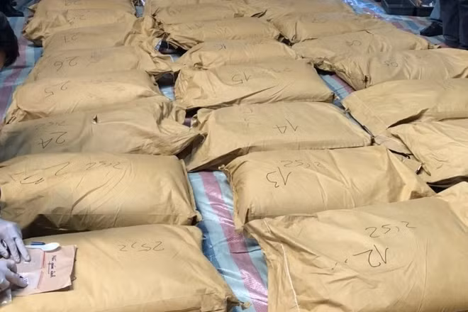 Tang vật trong vụ bắt giữ 750kg ketamine, ngụy trang trong "vỏ bọc" bao xi-măng tại quận Hồng Bàng, Hải Phòng, tháng 9/2023. (Ảnh: Hải quan Online)