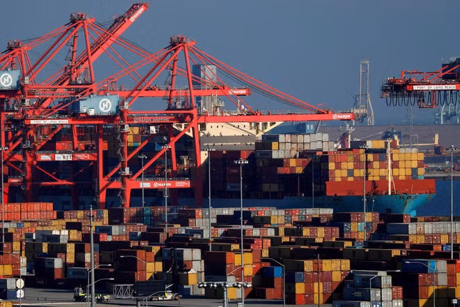 Các container tại cảng Long Beach ở California, Mỹ. (Ảnh: Reuters)