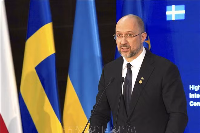 Thủ tướng Ukraine Denys Shmyhal phát biểu trong cuộc họp báo ở Warsaw, Ba Lan, ngày 5/5/2022. (Ảnh tư liệu: AFP/TTXVN)