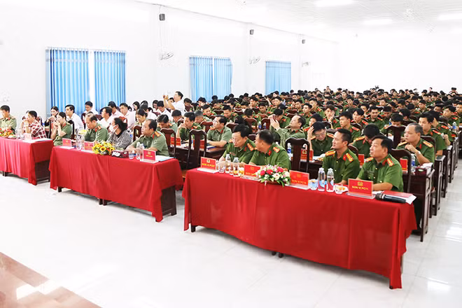 277 chiến sĩ nghĩa vụ chuẩn bị xuất ngũ được tư vấn giới thiệu việc làm.