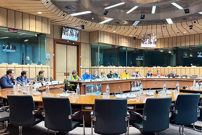 Các bộ trưởng EU nhóm họp trong bối cảnh làn sóng biểu tình của nông dân dâng cao.