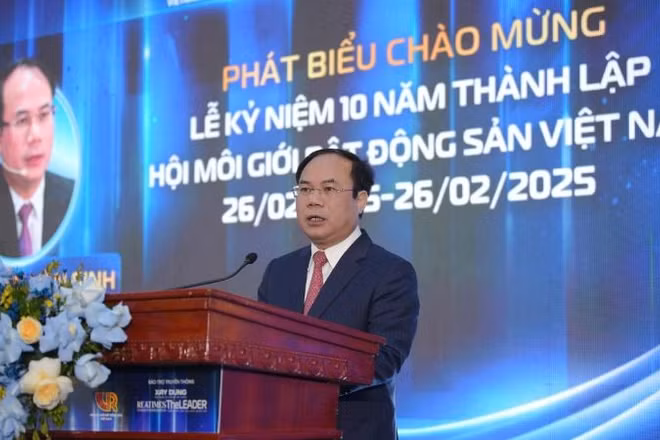 Bộ Xây dựng đề nghị các hội, hiệp hội cùng tham gia xây dựng mô hình Trung tâm giao dịch bất động sản và quyền sử dụng đất do nhà nước quản lý.