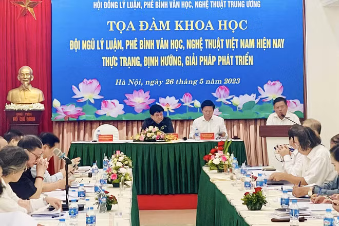 Toàn cảnh tọa đàm khoa học về đội ngũ lý luận, phê bình văn học, nghệ thuật hiện nay.