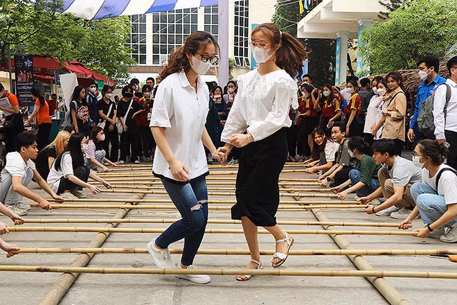 Các bạn trẻ sôi nổi tham gia Festival.