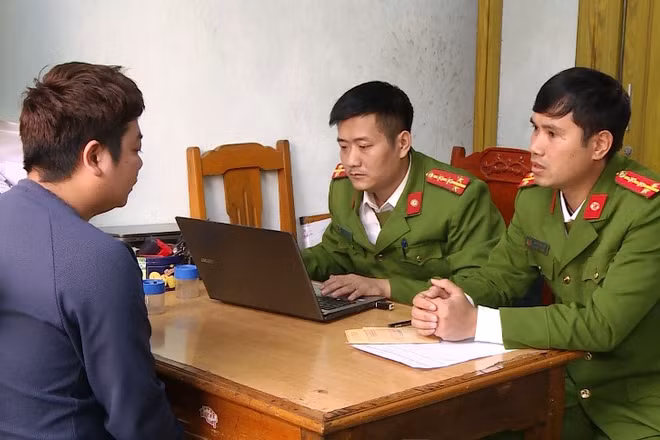 Công an làm việc với lái xe Nguyễn Văn Thành.