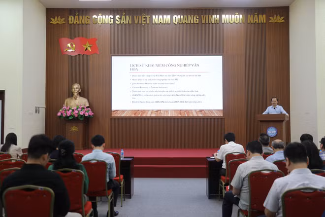 Hội nghị báo cáo viên cấp Đảng ủy Khối.