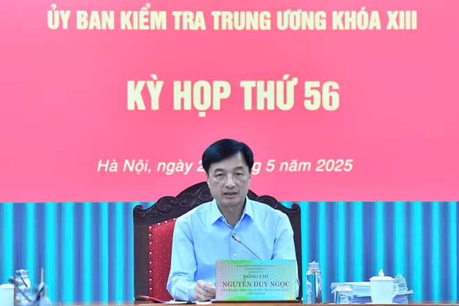 Đồng chí Nguyễn Duy Ngọc, Ủy viên Bộ Chính trị, Bí thư Trung ương Đảng, Chủ nhiệm Ủy ban Kiểm tra Trung ương chủ trì Kỳ họp thứ 56. (Ảnh: ĐĂNG KHOA)