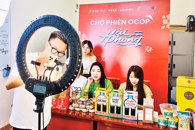 Giới thiệu các đặc sản OCOP của thành phố Hải Phòng trên các sàn giao dịch điện tử trực tuyến.