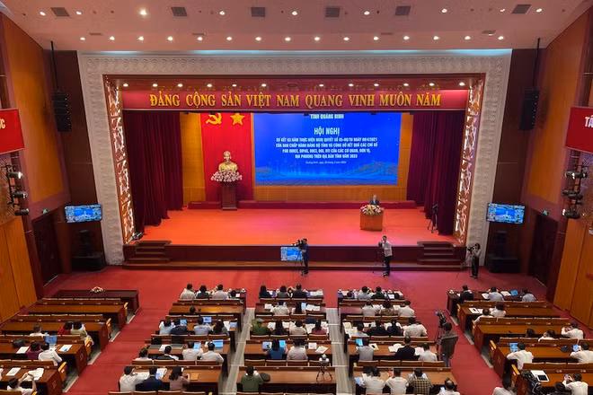 Quang cảnh Hội nghị sơ kết 3 năm thực hiện Nghị quyết số 05-NQ/TU và công bố kết quả Chỉ số xếp hạng của các cơ quan, đơn vị, địa phương năm 2023 của Quảng Ninh.