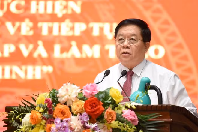 Đồng chí Nguyễn Trọng Nghĩa, Bí thư Trung ương Đảng, Trưởng Ban Tuyên giáo Trung ương phát biểu kết luận hội nghị.