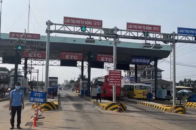 Một trạm thu phí trên quốc lộ 13 qua Bình Dương.