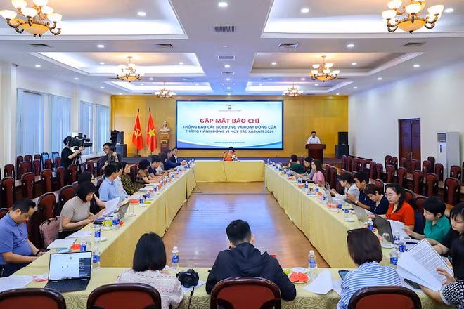 Toàn cảnh cuộc gặp mặt báo chí.