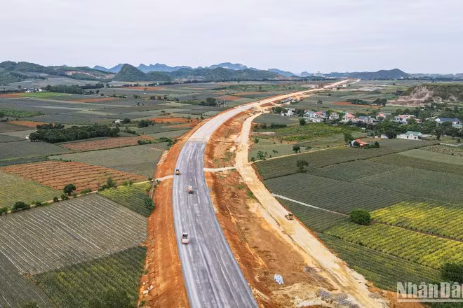 Một đoạn tuyến cao tốc bắc-nam.