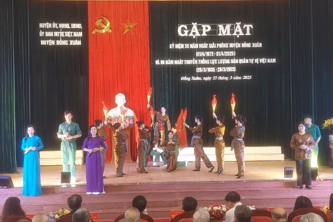 Những khúc ca bi tráng hào hùng tại buổi lễ.