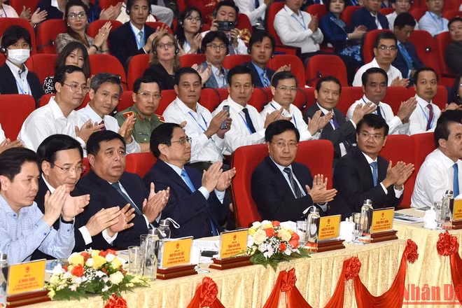 Thủ tướng Phạm Minh Chính và các đại biểu dự Hội nghị triển khai Nghị quyết số 11.