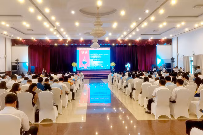 Quang cảnh hội nghị.