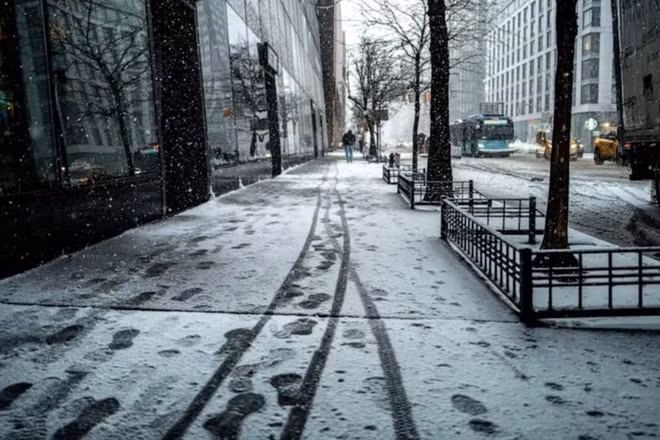 Tuyết rơi liên tục suốt nhiều giờ tại New York. (Nguồn: ABC News)