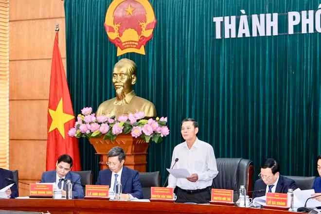 Lãnh đạo Ủy ban nhân dân thành phố Hải Phòng họp về rà soát các trường hợp người nghỉ hưu trước tuổi, nghỉ thôi việc do sắp xếp bộ máy. 