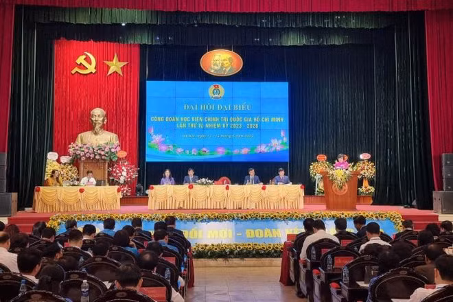Phiên chính thức Đại hội Công đoàn Học viện Chính trị quốc gia Hồ Chí Minh lần thứ 4.