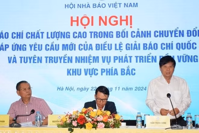 Hội nghị nhằm đề xuất các giải pháp chuyển đổi số báo chí.