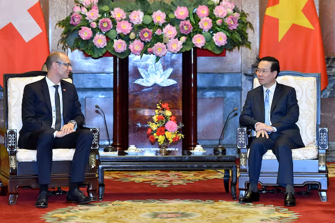 Chủ tịch nước Võ Văn Thưởng tiếp Chủ tịch Hội đồng Quốc gia Thụy Sĩ Martin Candinas. (Ảnh: ĐĂNG KHOA)