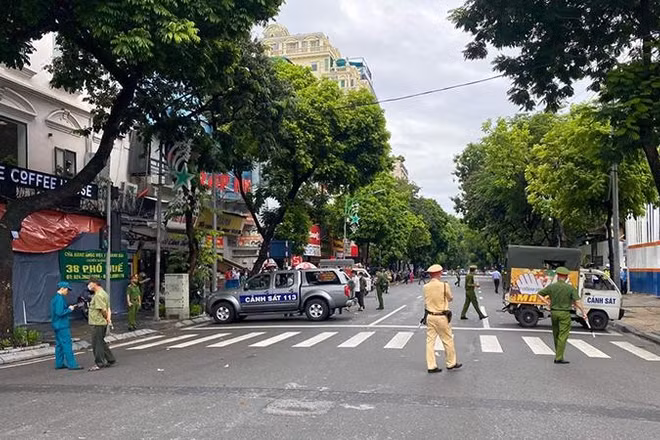 Cơ quan công an phong tỏa hiện trường nơi xảy ra vụ việc.