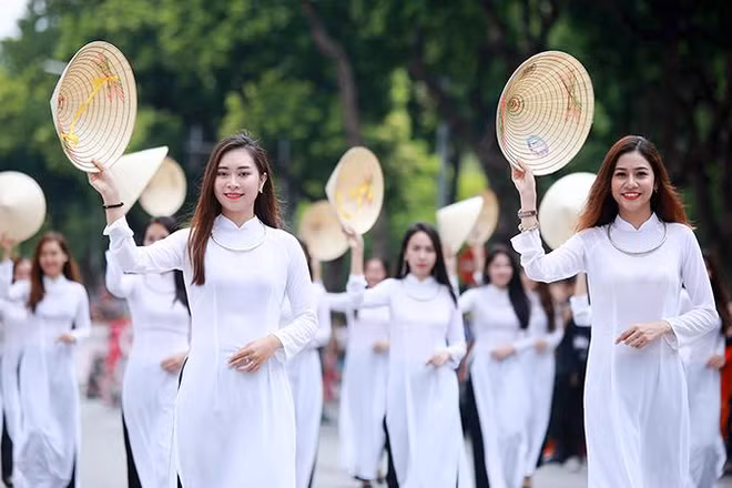 Hà Nội tiếp tục đẩy mạnh xây dựng nếp sống thanh lịch, văn minh.