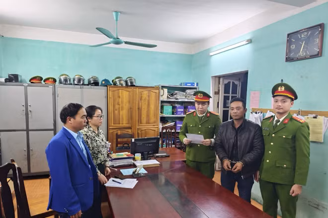 Lái xe container Lê Văn Tân tại Cơ quan Cảnh sát điều tra Công an tỉnh Tuyên Quang.