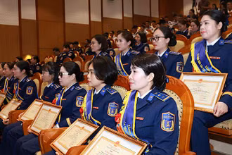 Tuyên dương Phụ nữ điển hình tiên tiến Cảnh sát biển Việt Nam.