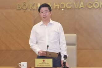 Thứ trưởng Khoa học và Công nghệ Bùi Hoàng Phương phát biểu tại buổi họp báo. (Ảnh: BÍCH LIÊN)