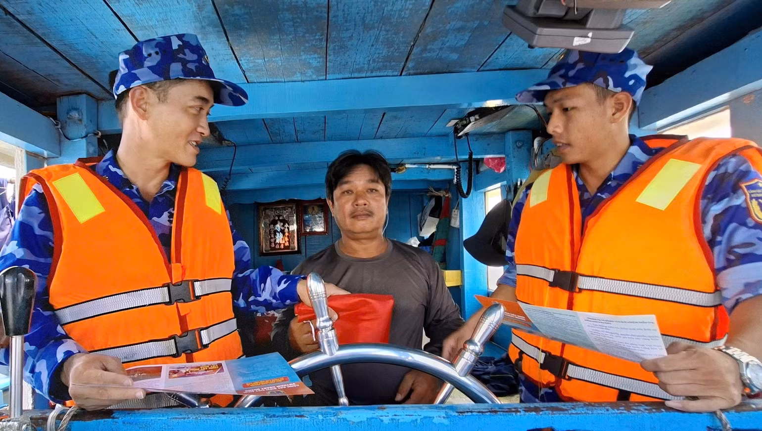 csb3-tuyen-truyen-iuu-cho-ngu-dan.jpg