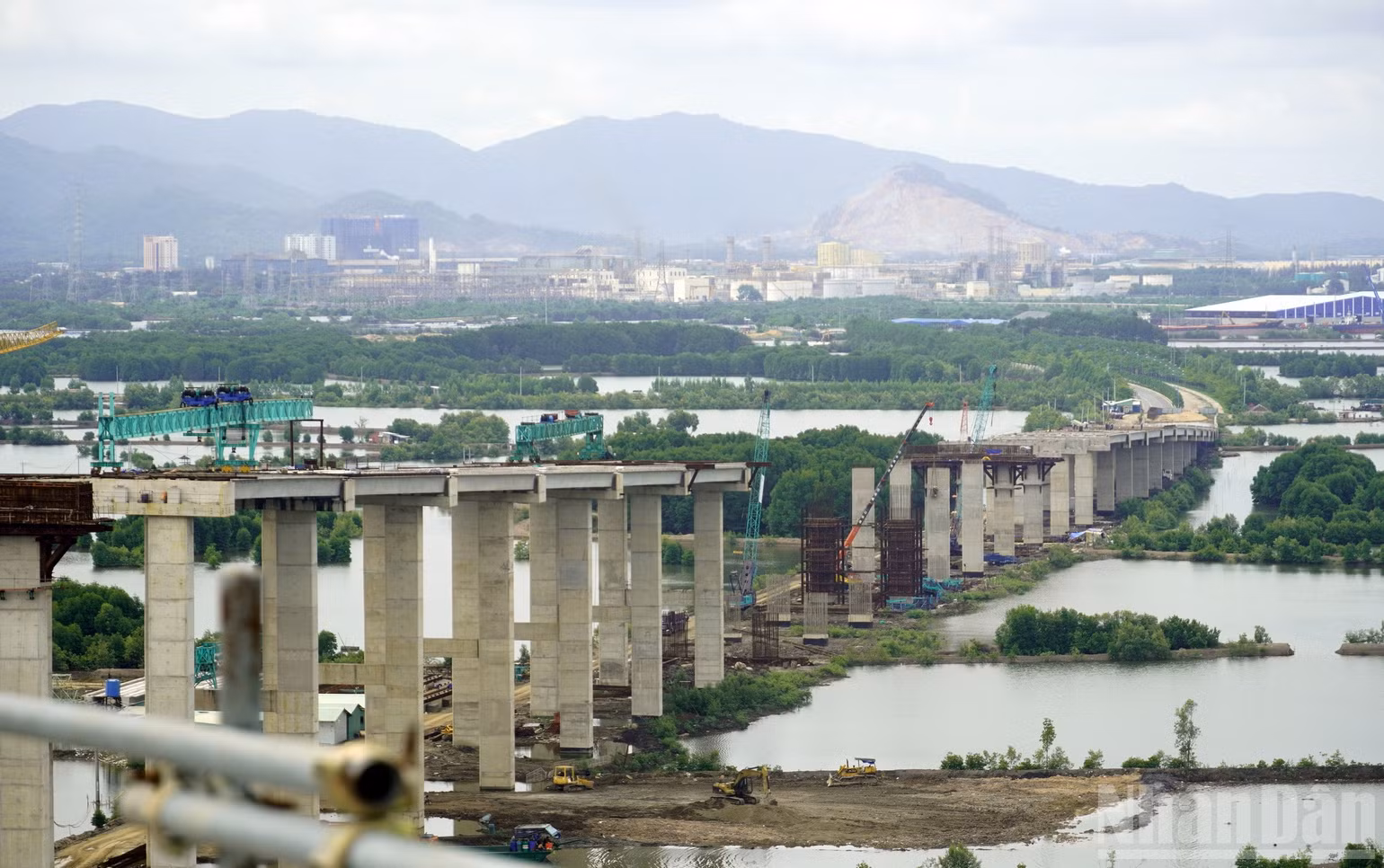 ndo_br_14-duong-dan-len-cau-phia-tphcm.jpg