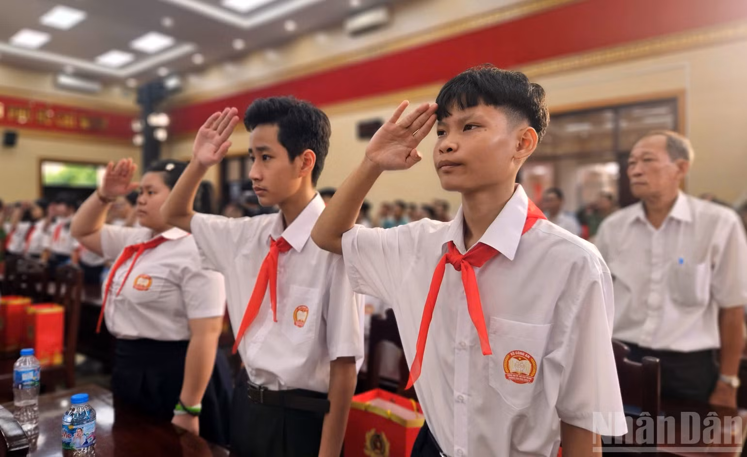 ndo_br_hs-chao-co.jpg