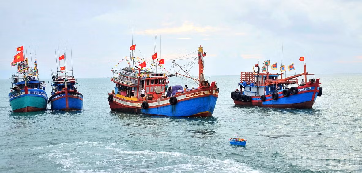 ndo_br_11ghe-va-ghe-mo-hinh.jpg