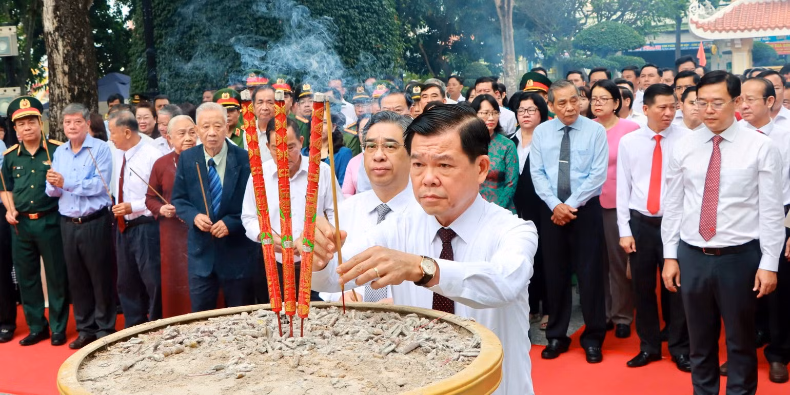 nguyen-hong-linh.jpg