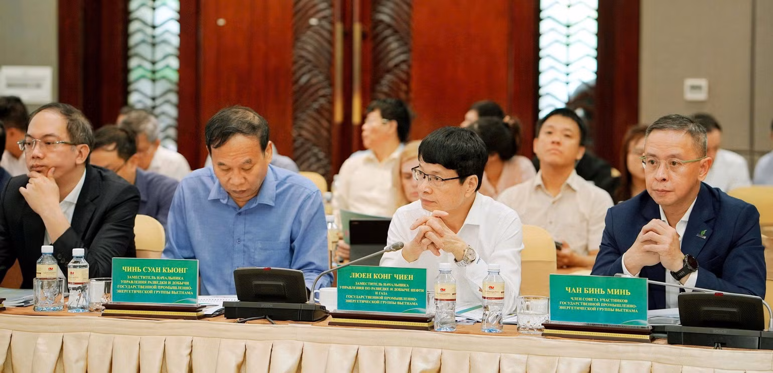 cac-dai-bieu-du-hoi-thao.jpg
