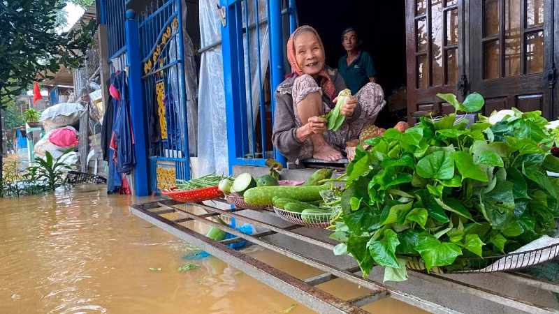 Có phương án chủ động, người dân bình tĩnh sống chung với mưa lụt.